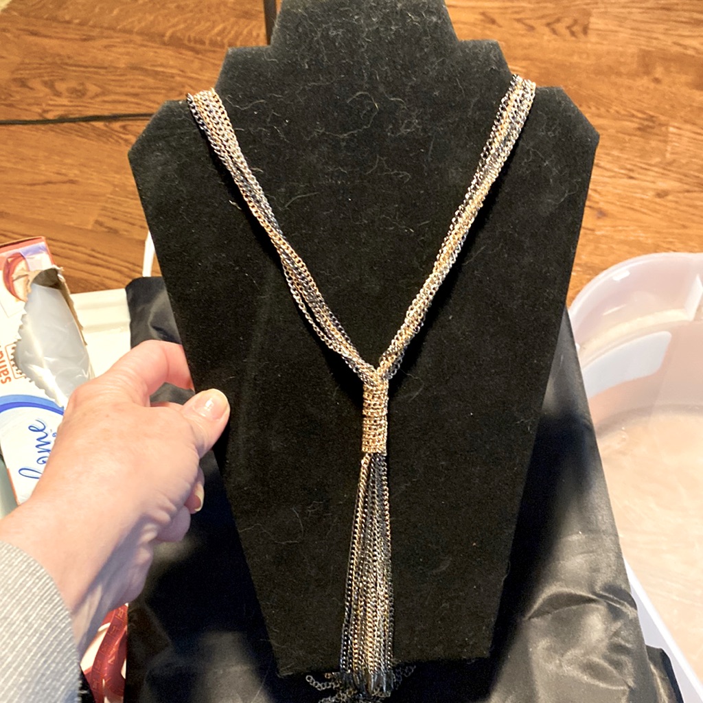 Nwt Tri Tone Flapper Style Necklace